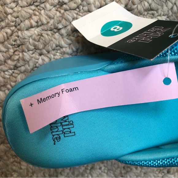 NWT ladies Wild Fable turquoise platform sandals. Size 8 - Picture 6 of 6